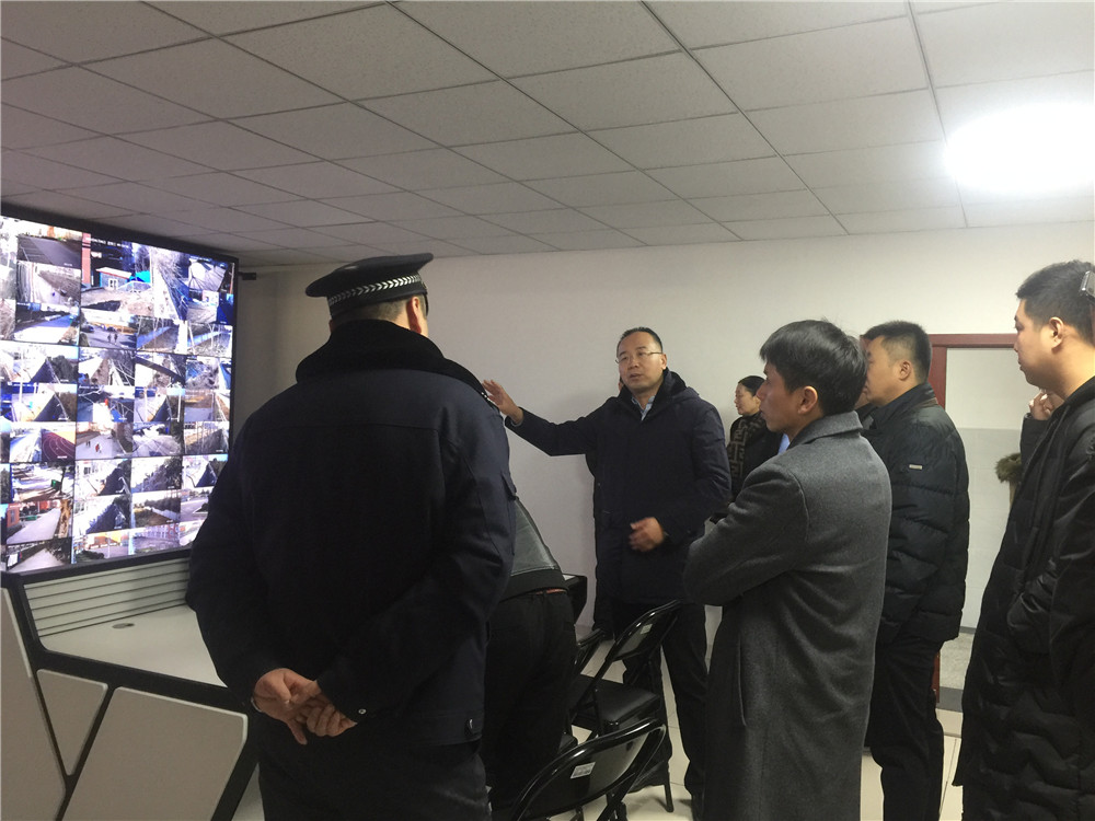 1610002562595019957.jpg 5校领导参观指导.jpg