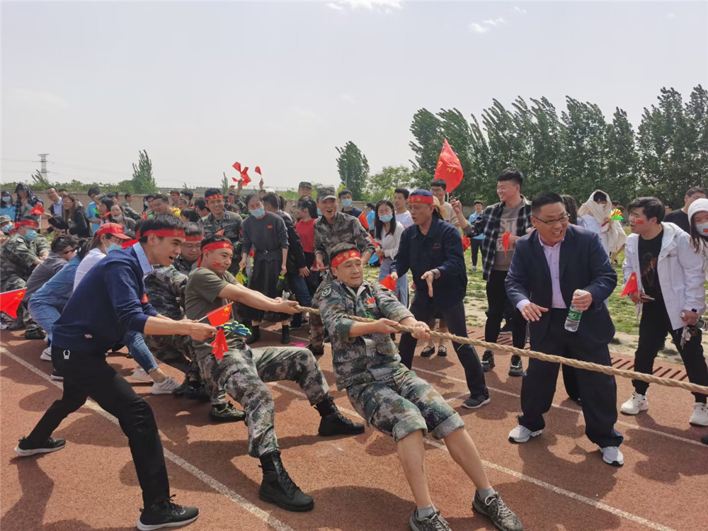 10.轨道机电系参赛队.jpg