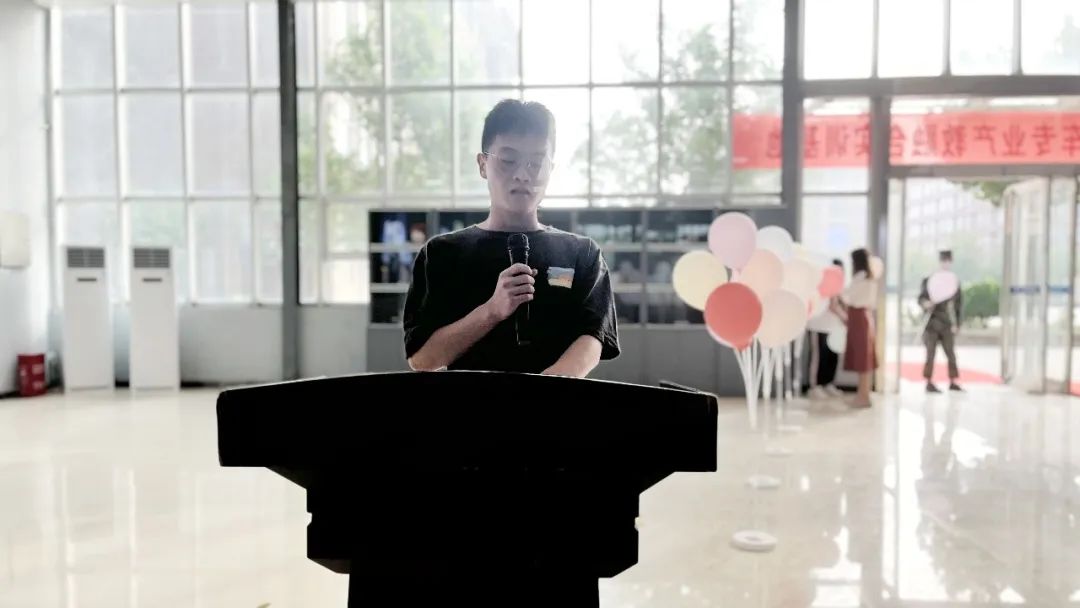 1663634431054051929.jpg 2.jpg