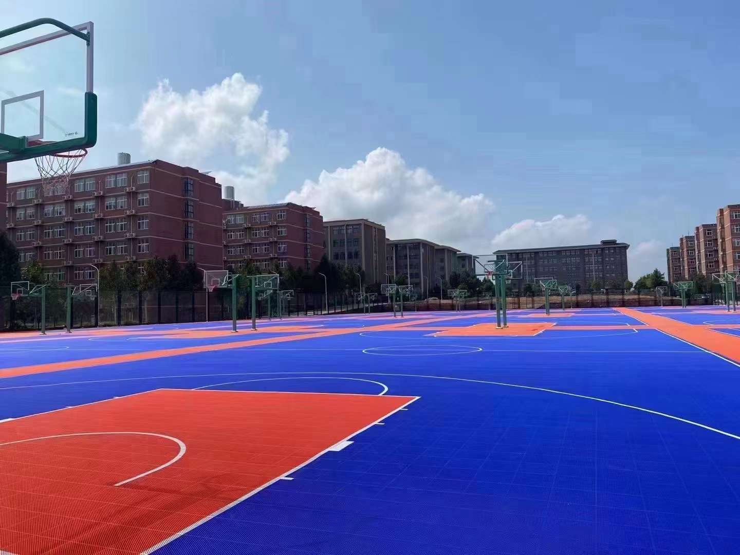 北区篮球场.jpg