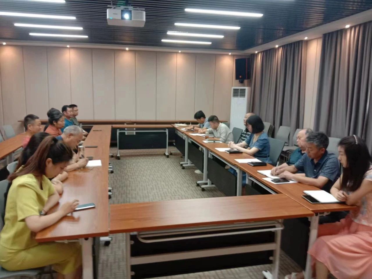 1689911019864010302.jpg 4.jpg