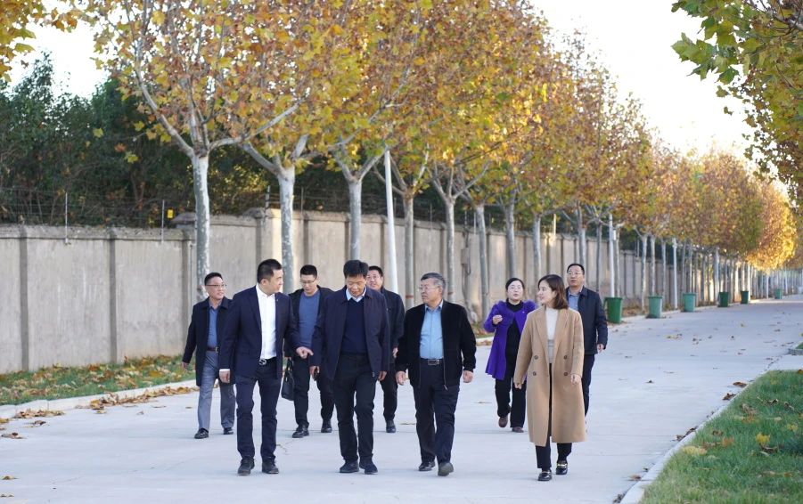 1702279664904088970.jpg 5.jpg